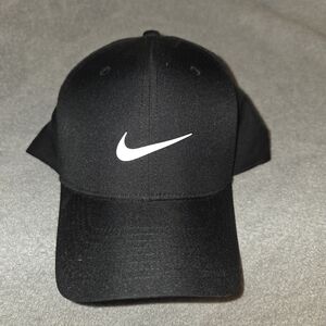 NWT Nike Black and White Dri-fit Hat